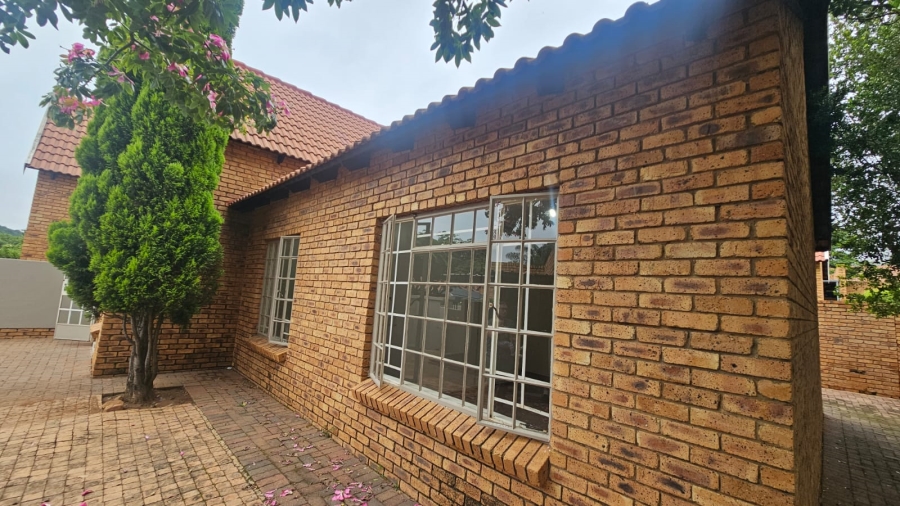 3 Bedroom Property for Sale in Safari Gardens North West